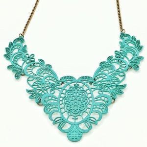 Teal statement necklace NWOT